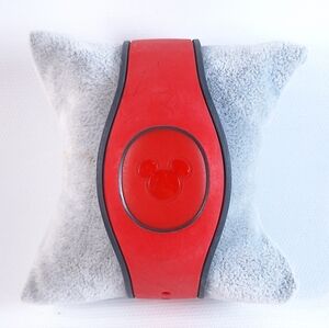 Disney MagicBand 2.0 Wearable Mickey Mouse Red Black Wrist Band